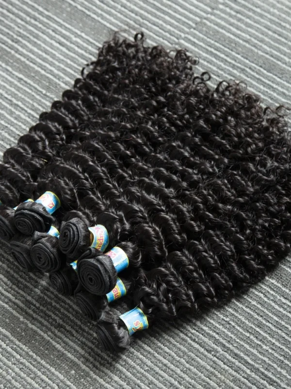 Waviii Luxe Curly Bundle - Image 3