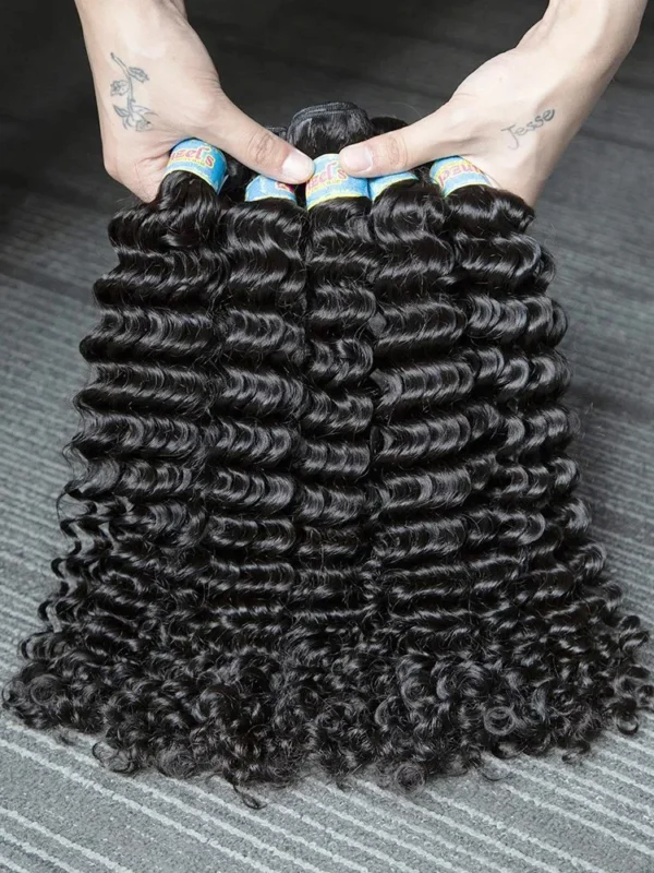 Waviii Luxe Curly Bundle