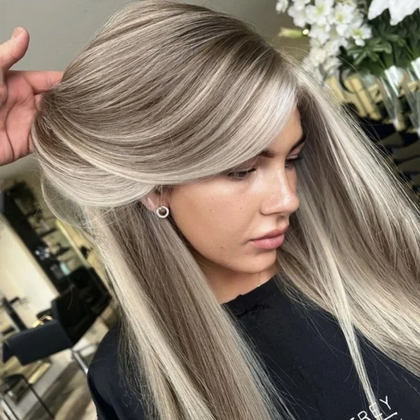 Waviii Luxe – Straight Wig – Long/Short Human Hair Ash Blonde /Blonde - Image 3