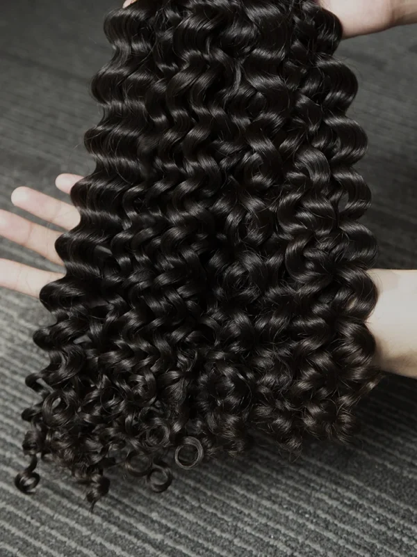 Waviii Luxe Curly Bundle - Image 5